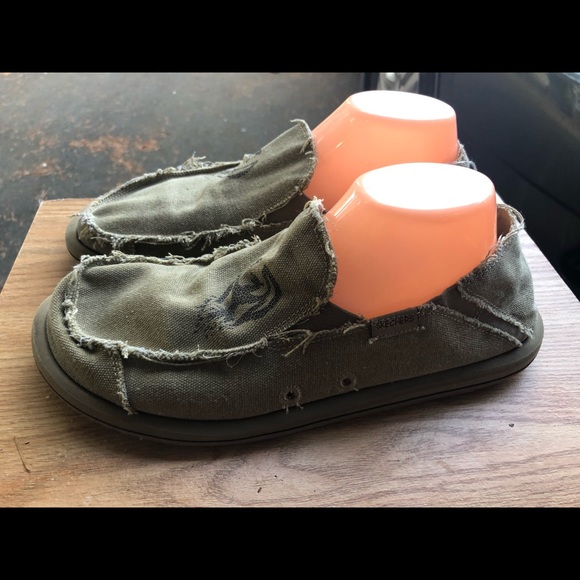 canvas skechers slip on mens